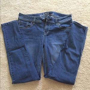 Wallflower Lighter Wash Skinny Jeans